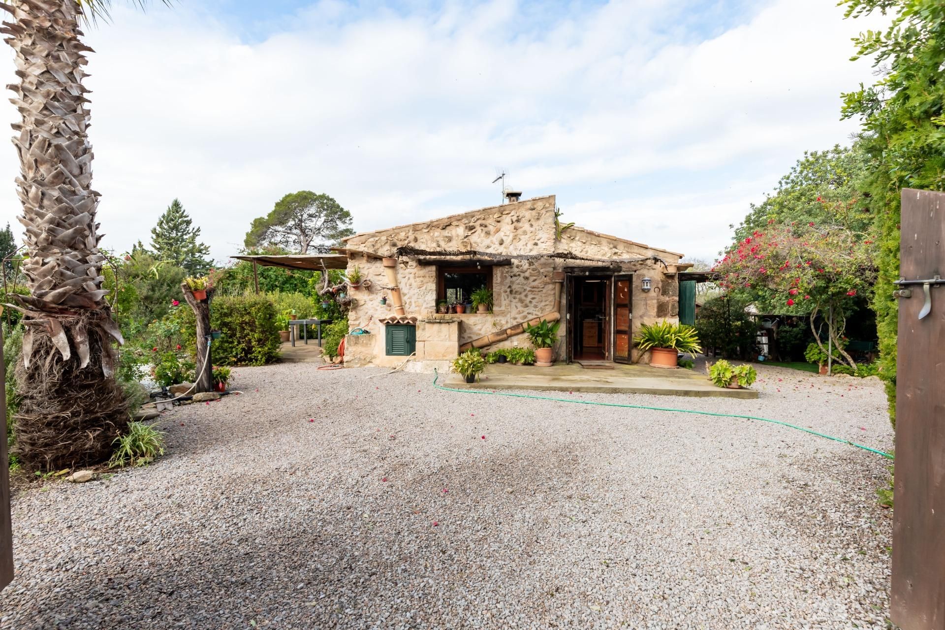 Vista exterior de Casa o xalet en venda en Muro amb Piscina i Alarma