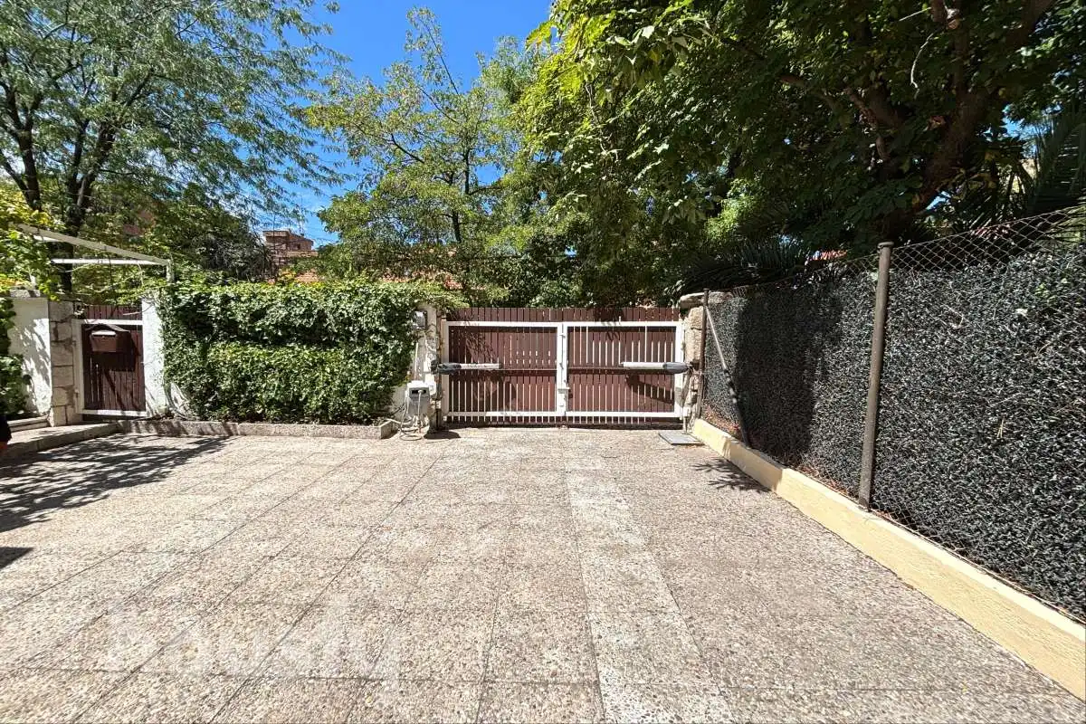 Vista exterior de Casa o chalet de alquiler en Madrid con Aire acondicionado, Calefacción y Jardín privado