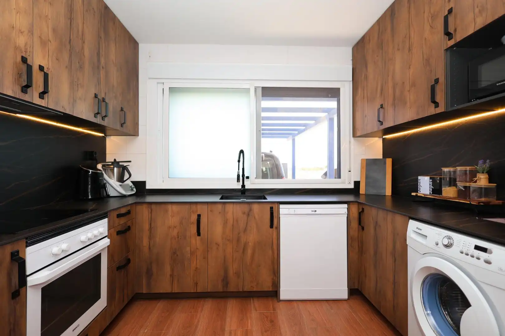 Kitchen of Houses for sale in Yebes  with Heating