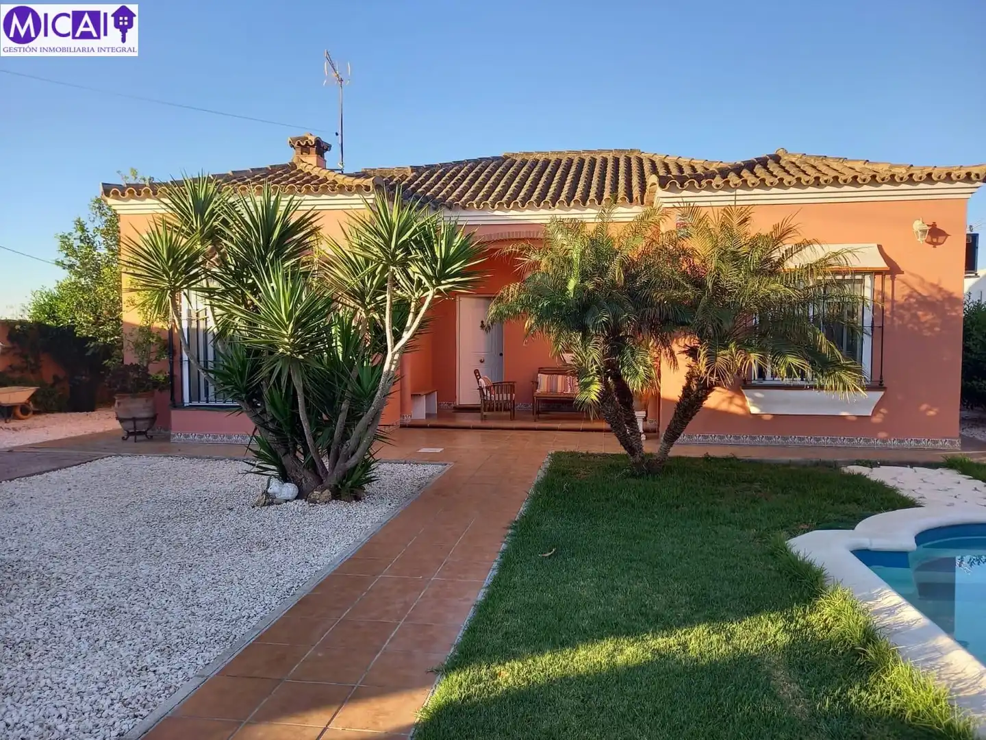 Garden of Houses for sale in Chiclana de la Frontera  with Air Conditioner and Terrace