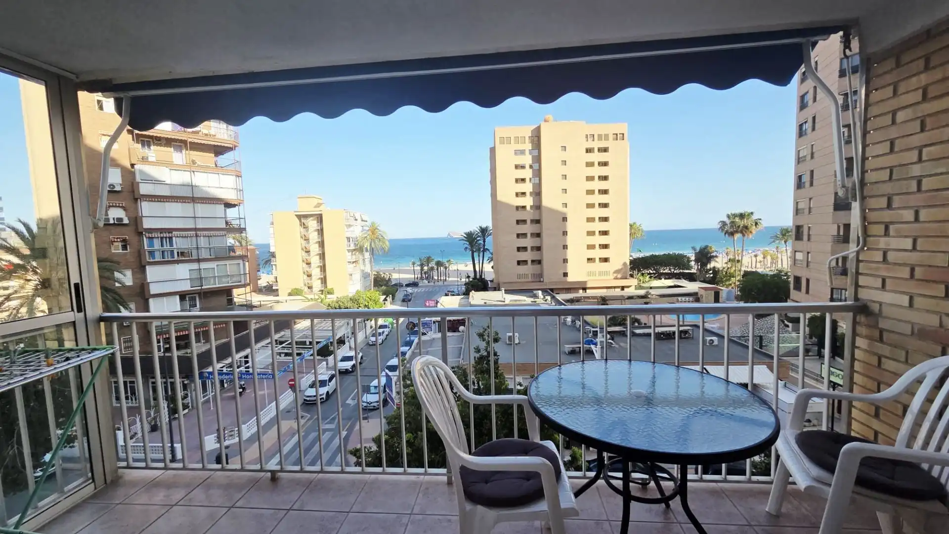 Vista exterior de Pis en venda en Benidorm amb Aire condicionat, Terrassa i Moblat