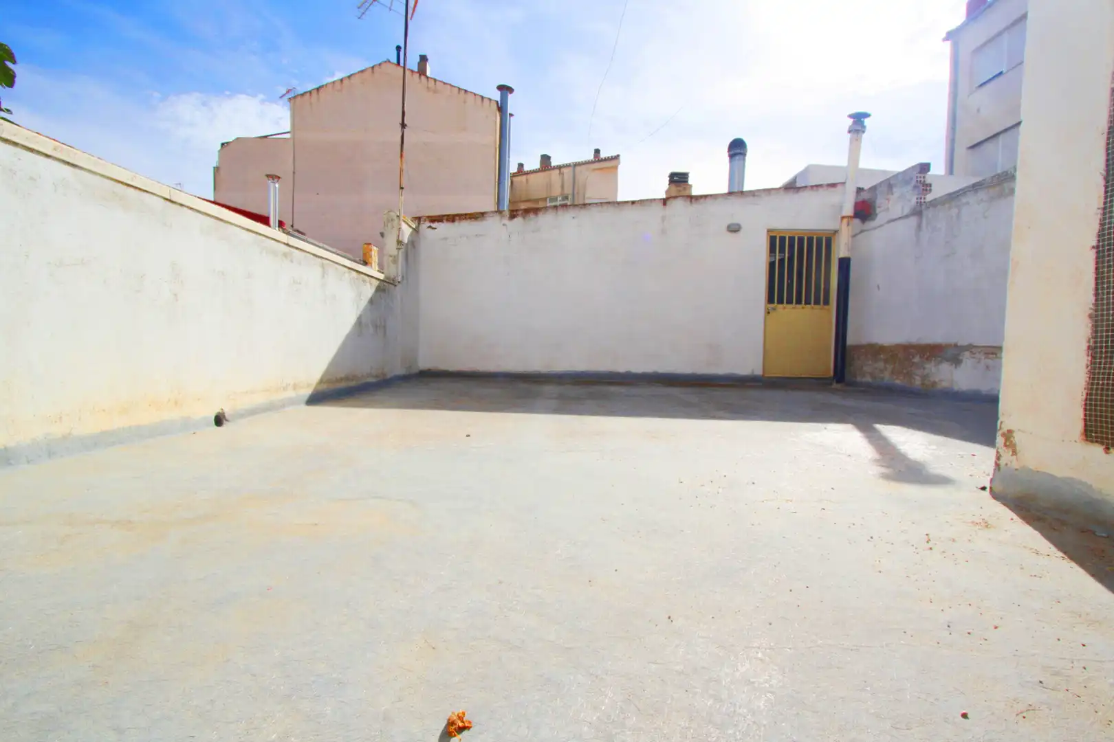 Vista exterior de Casa o xalet en venda en Albacete amb Calefacció, Terrassa i Traster