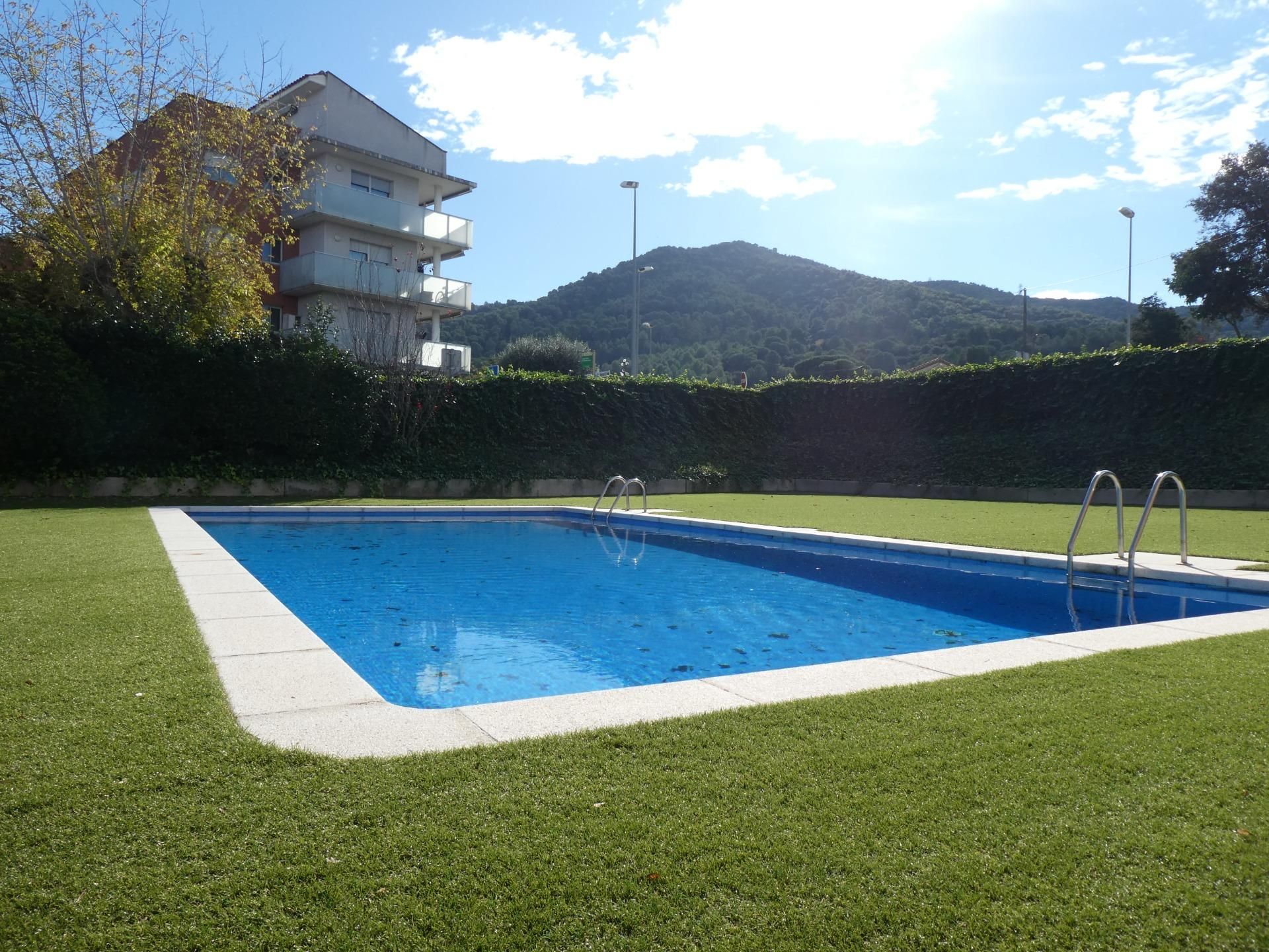 Swimming pool of Flat for sale in Montornès del Vallès  with Air Conditioner, Heating and Balcony