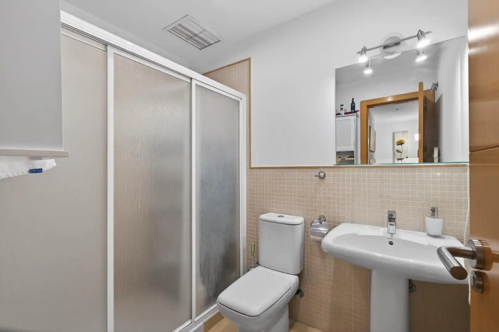 Baño de Casa adosada en venta en Alhaurín de la Torre con Aire acondicionado, Terraza y Trastero