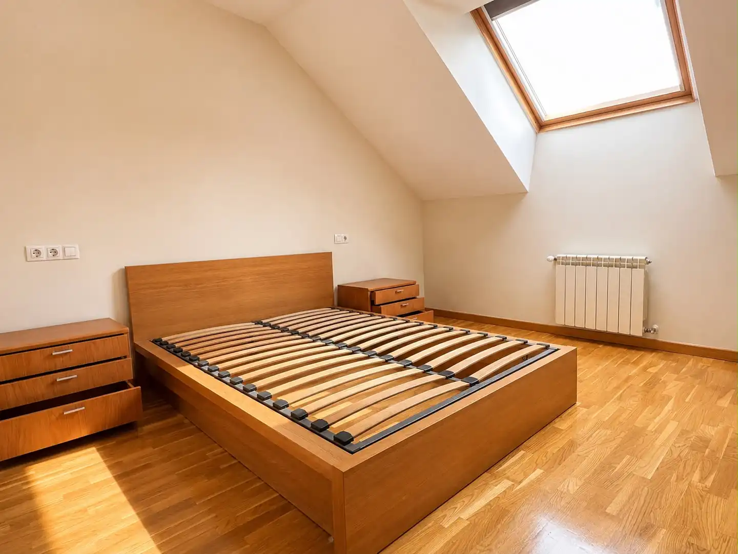Dormitori de Àtic en venda en Valdés - Luarca amb Calefacció, Parquet i Moblat
