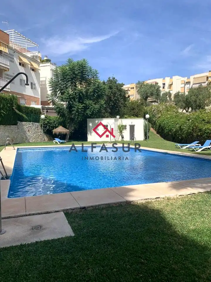 Bajo con piscina en alquiler en Calle Altabaca