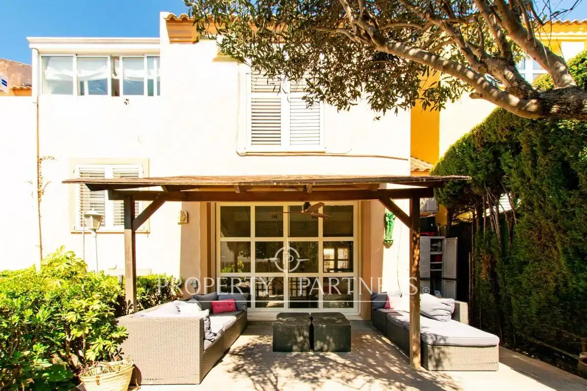 Vista exterior de Casa adosada en venta en Rocafort con Aire acondicionado, Calefacción y Piscina