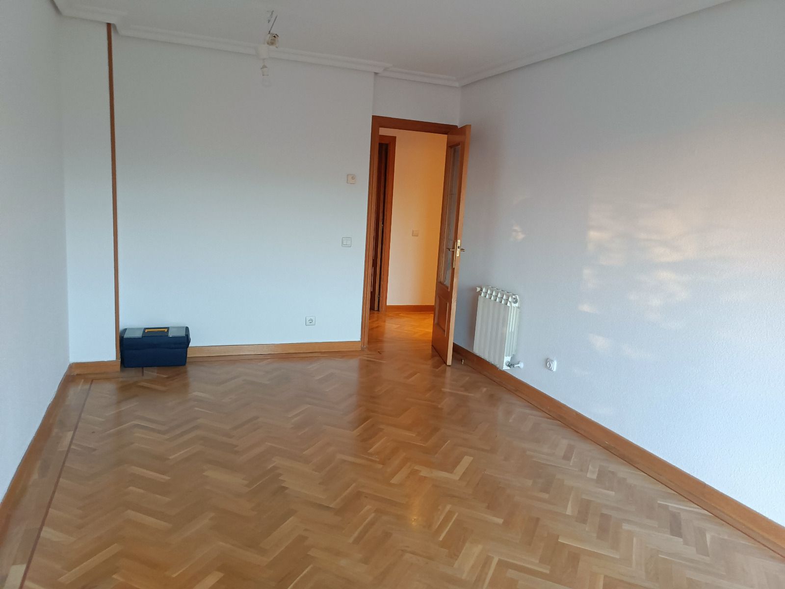Bedroom of Flat to rent in  Madrid Capital  with Air Conditioner, Heating and Parquet flooring