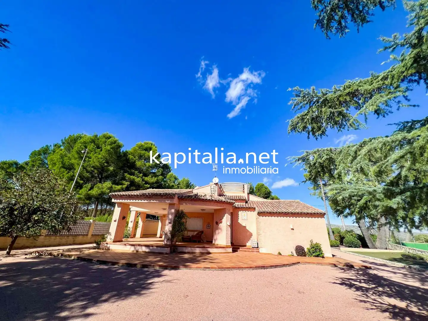 Detached house with pool for sale in Sant Josep - Zona Hospital