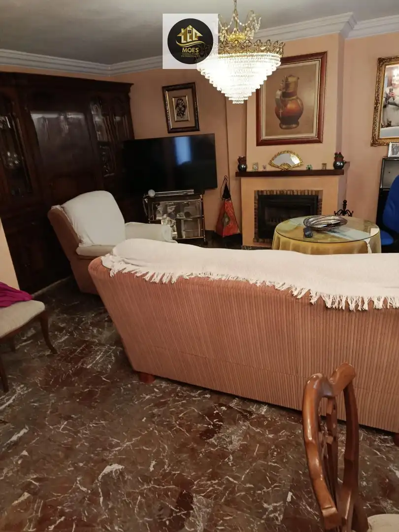 Sala d'estar de Casa o xalet en venda en Jaén amb Aire condicionat, Calefacció i Terrassa
