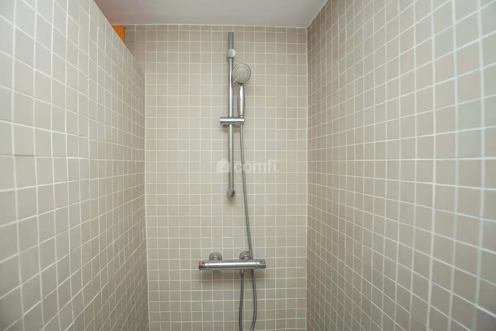 Badezimmer von Wohnung zum Verkauf in Barcelona mit Klimaanlage, Heizung und Terrasse