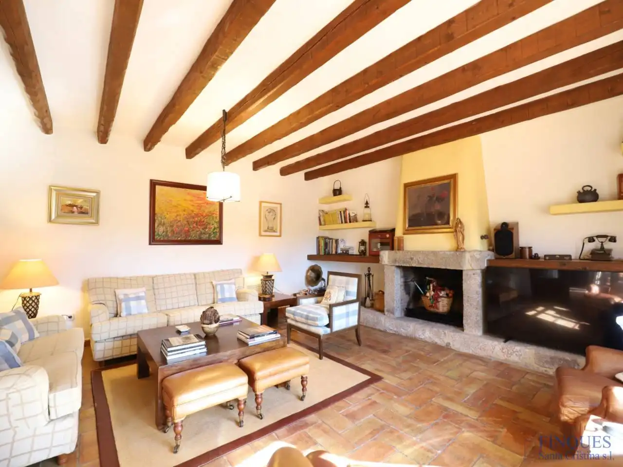 Sala d'estar de Finca rústica en venda en Santa Cristina d'Aro amb Aire condicionat, Calefacció i Jardí privat