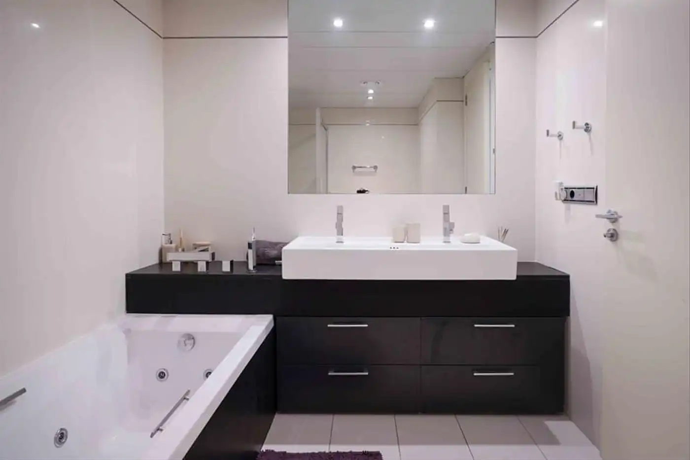Baño de Piso de alquiler en Barcelona con Aire acondicionado, Calefacción y Terraza