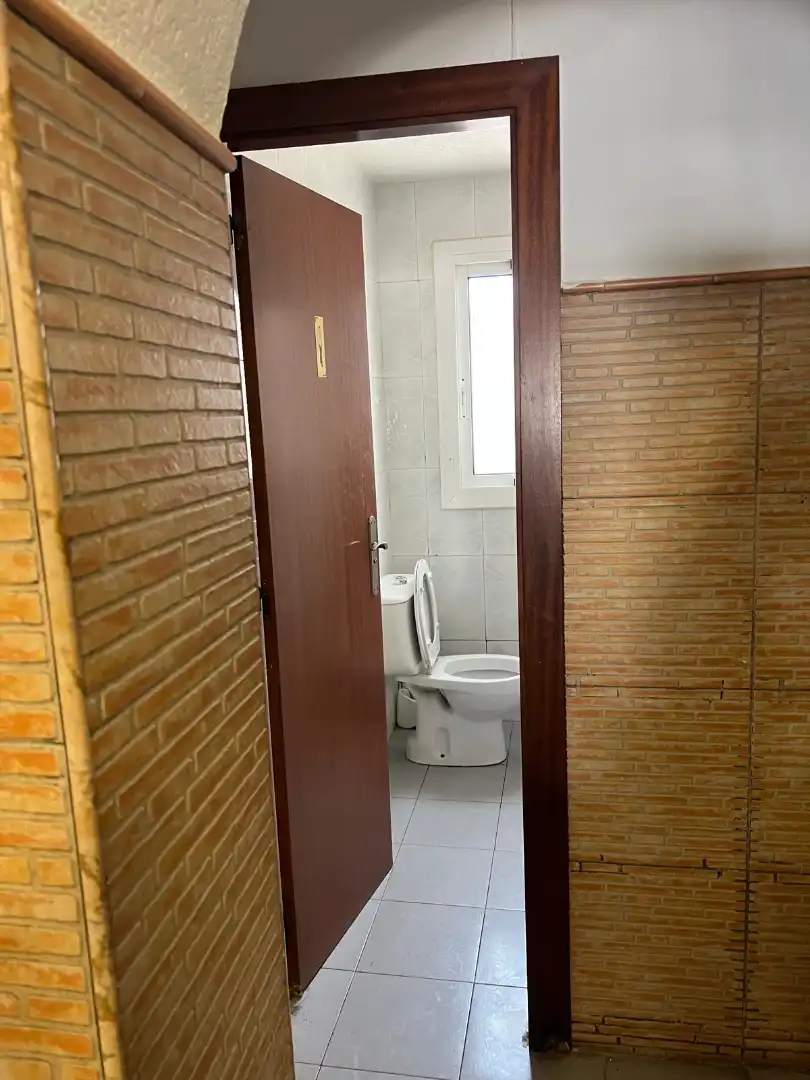 Baño de Local en venta en Mont-roig del Camp con Aire acondicionado, Terraza y Amueblado