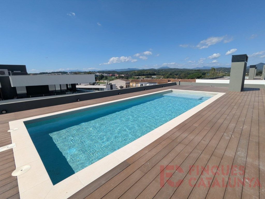 Swimming pool of Planta baja for sale in Vilablareix