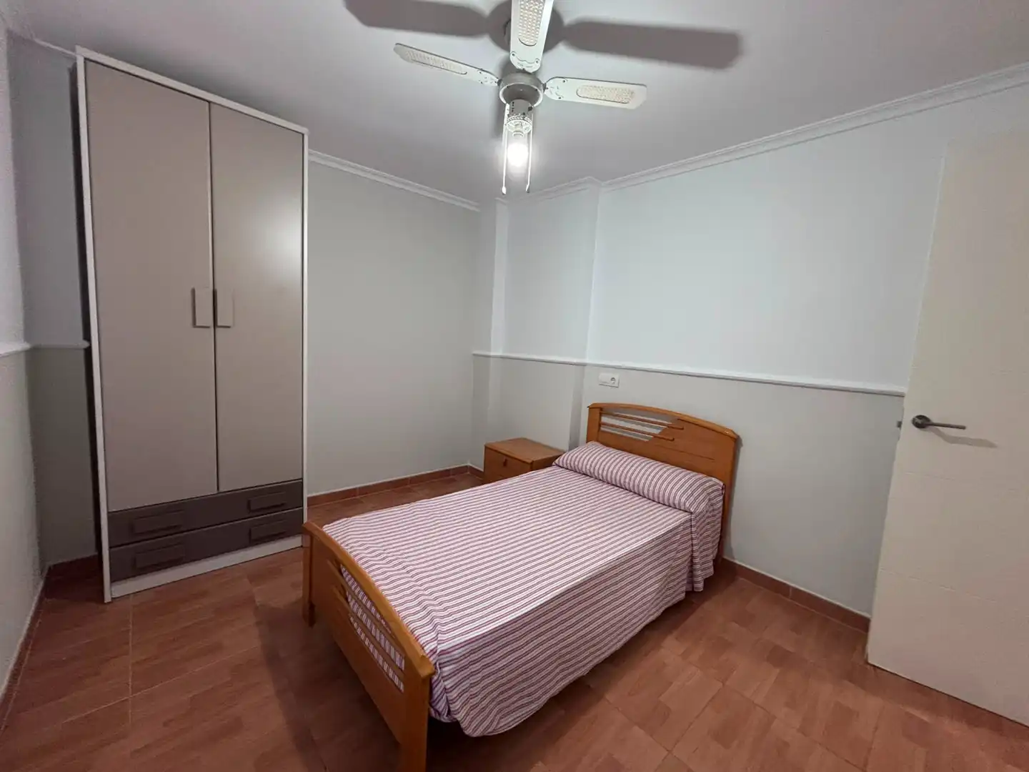 Bedroom of Flat for rent in Burjassot  with Furnished, Oven and Washing machine