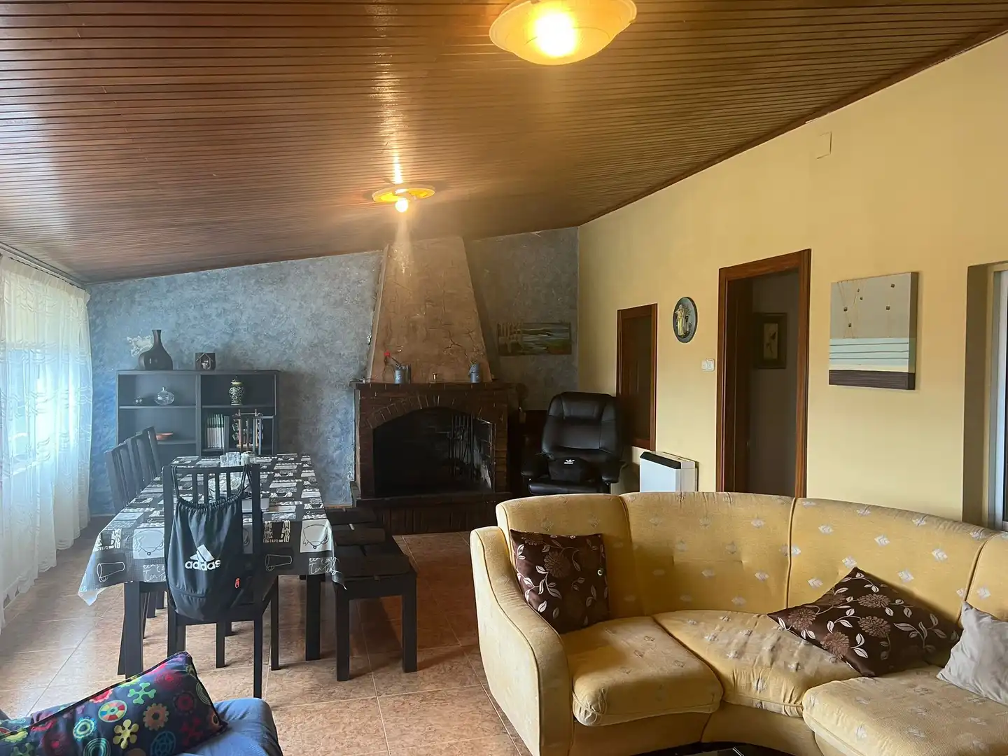 Wohnzimmer von Einfamilien-Reihenhaus zum Verkauf in Valdoviño mit Heizung, Terrasse und Abstellraum