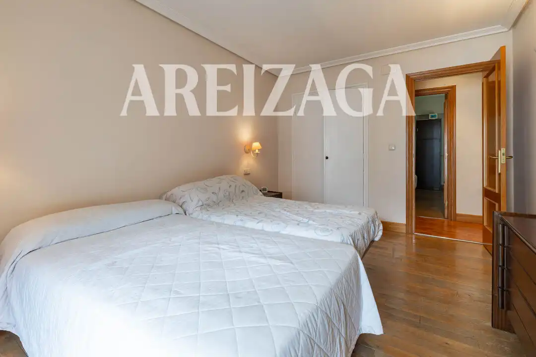 Schlafzimmer von Wohnung zum Verkauf in Donostia - San Sebastián  mit Heizung und Balkon