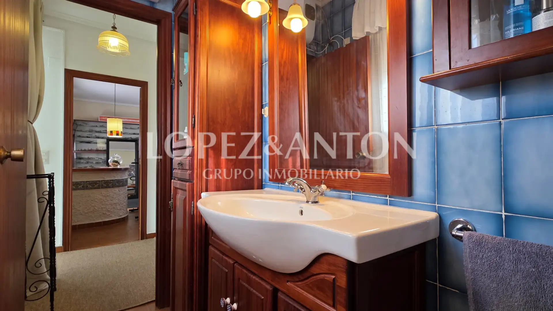 Bathroom of Houses for sale in L'Eliana  with Air Conditioner, Private garden and Terrace