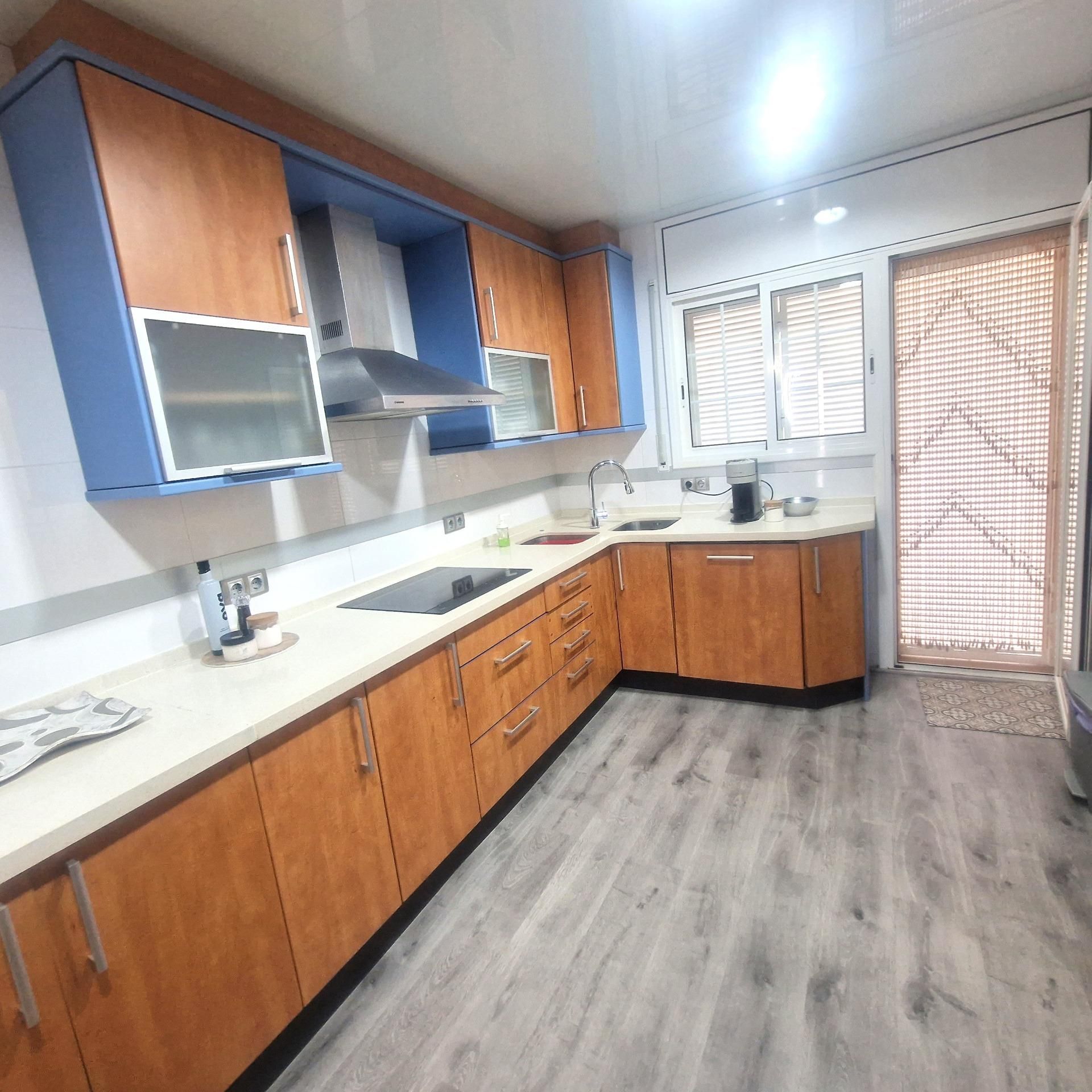 Cuina de Casa o xalet en venda en Roda de Berà amb Aire condicionat, Calefacció i Jardí privat