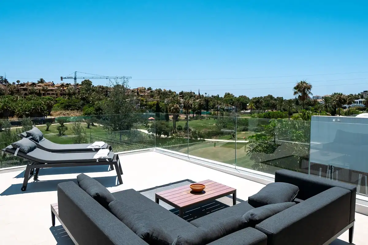 Terrace of Houses for rent in Estepona