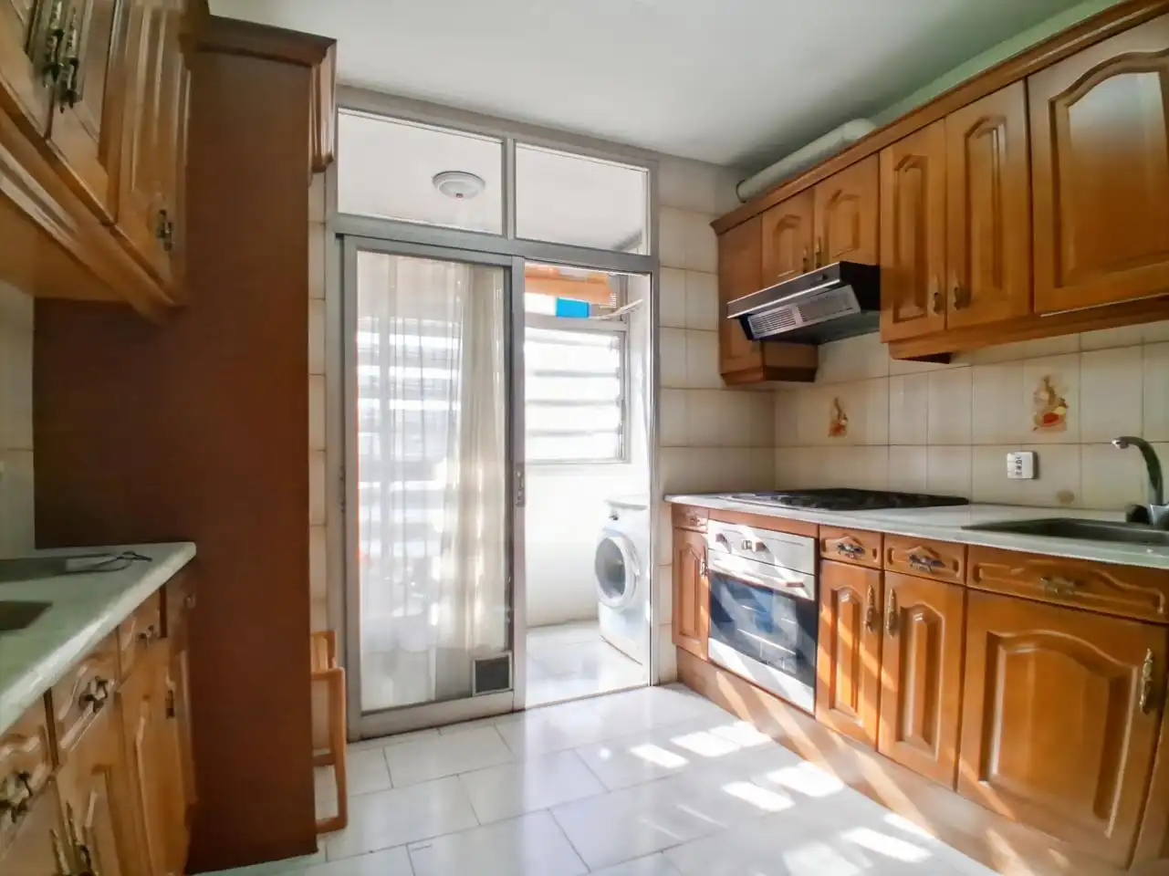 Cuina de Pis en venda en Madrid amb Calefacció, Parquet i Terrassa