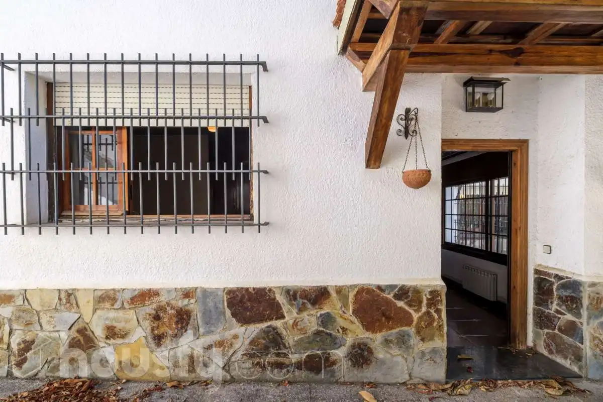 Detached house with pool for sale in Calle Bergueda ., imagen 32