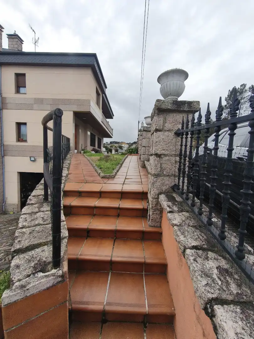 Exterior view of Houses for sale in Ourense Capital   with Heating, Private garden and Parquet flooring