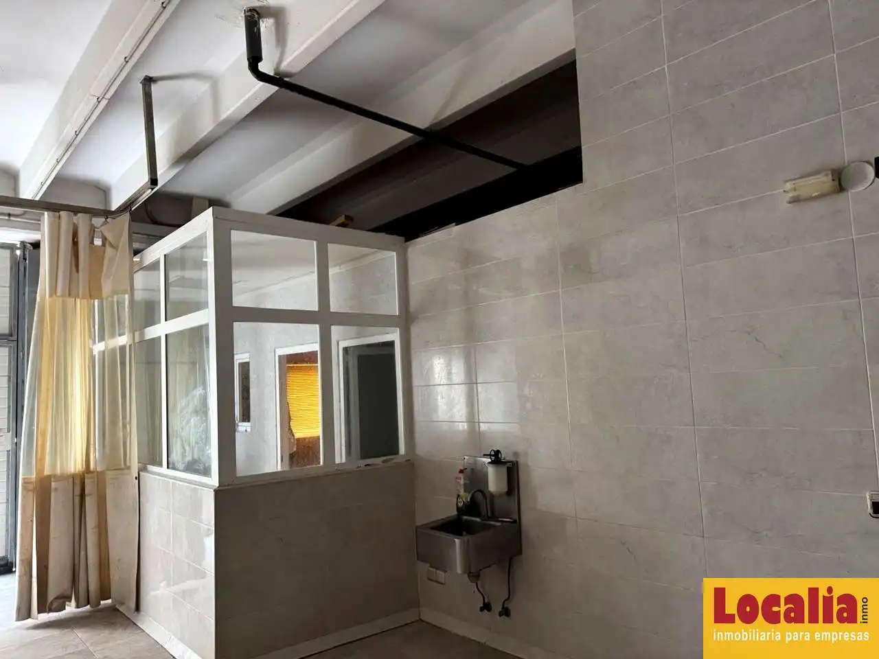 Baño de Nave industrial de alquiler en Santoña