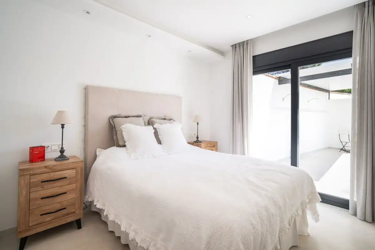 Chalet con piscina en venta en La Quinta, imagen 4