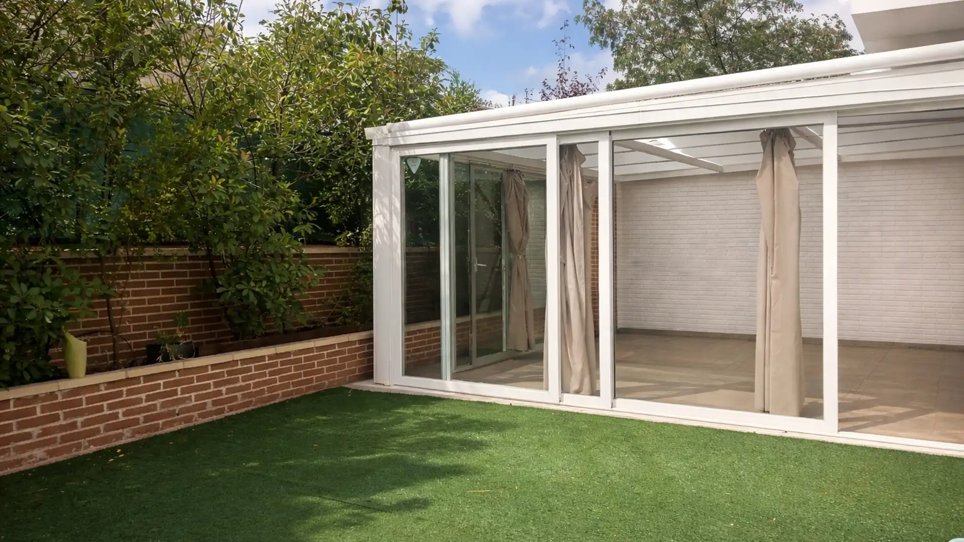 Garden of Flat for sale in  Madrid Capital  with Air Conditioner, Heating and Storage room