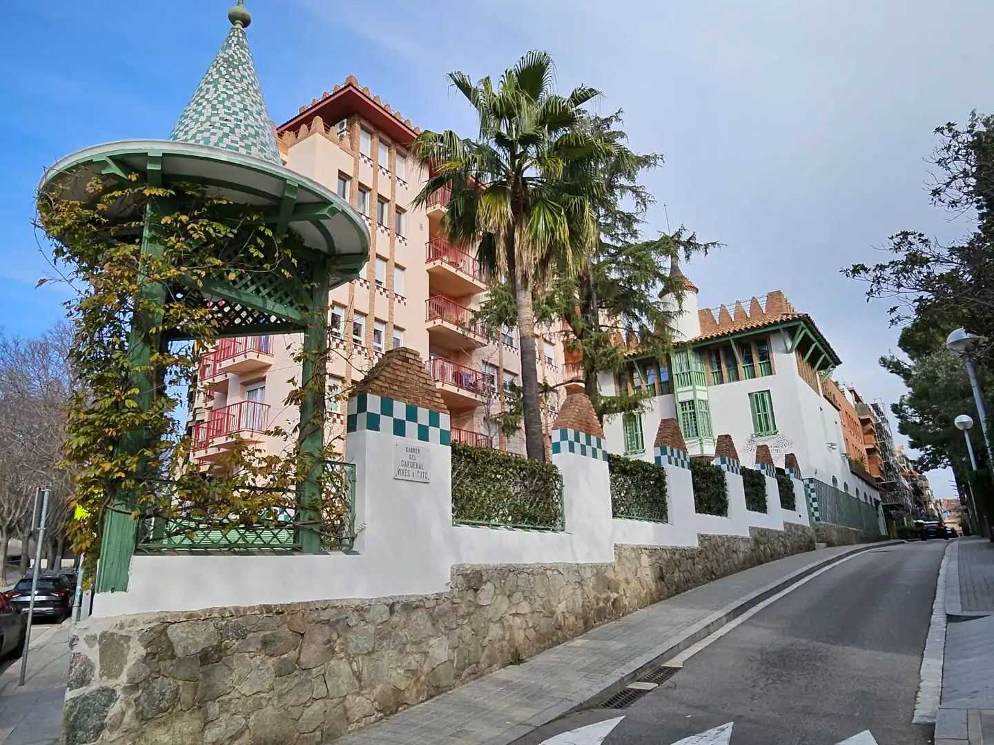 Àtic amb ascensor de lloguer a Cardenal Vives i Tutó 35