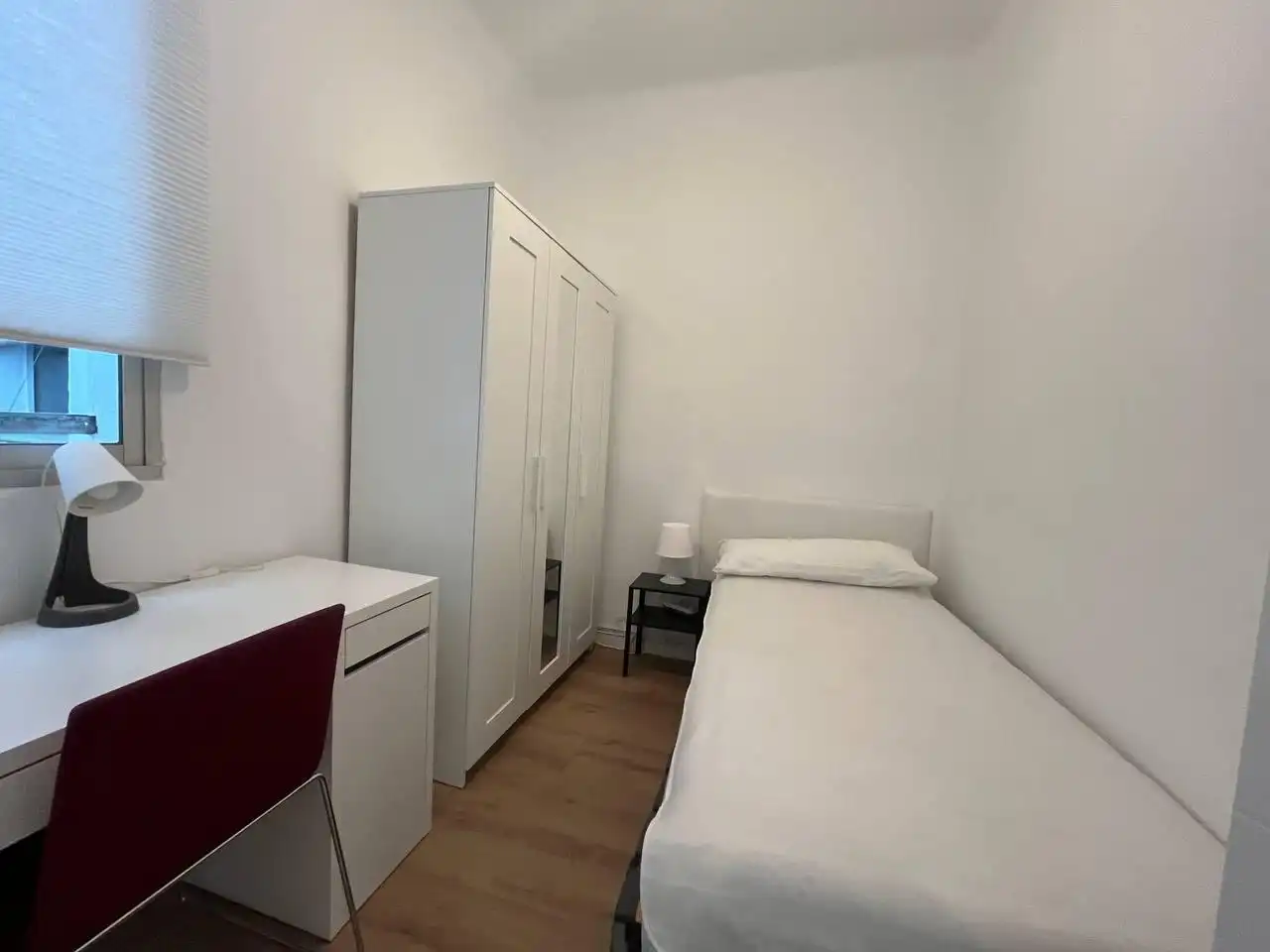 Bedroom of Flat for rent in Madrid