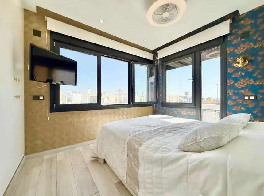 Habitación de Casa o chalet en venta en Orihuela con Aire acondicionado, Calefacción y Jardín privado
