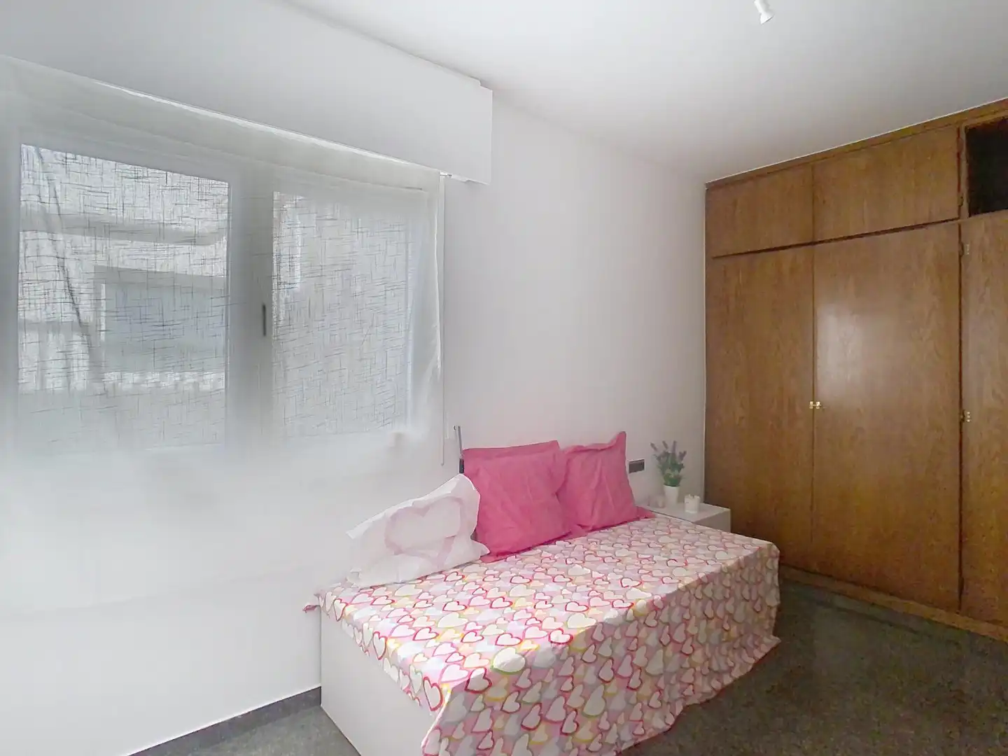 Schlafzimmer von Dachboden zum Verkauf in Barcelona mit Heizung und Terrasse