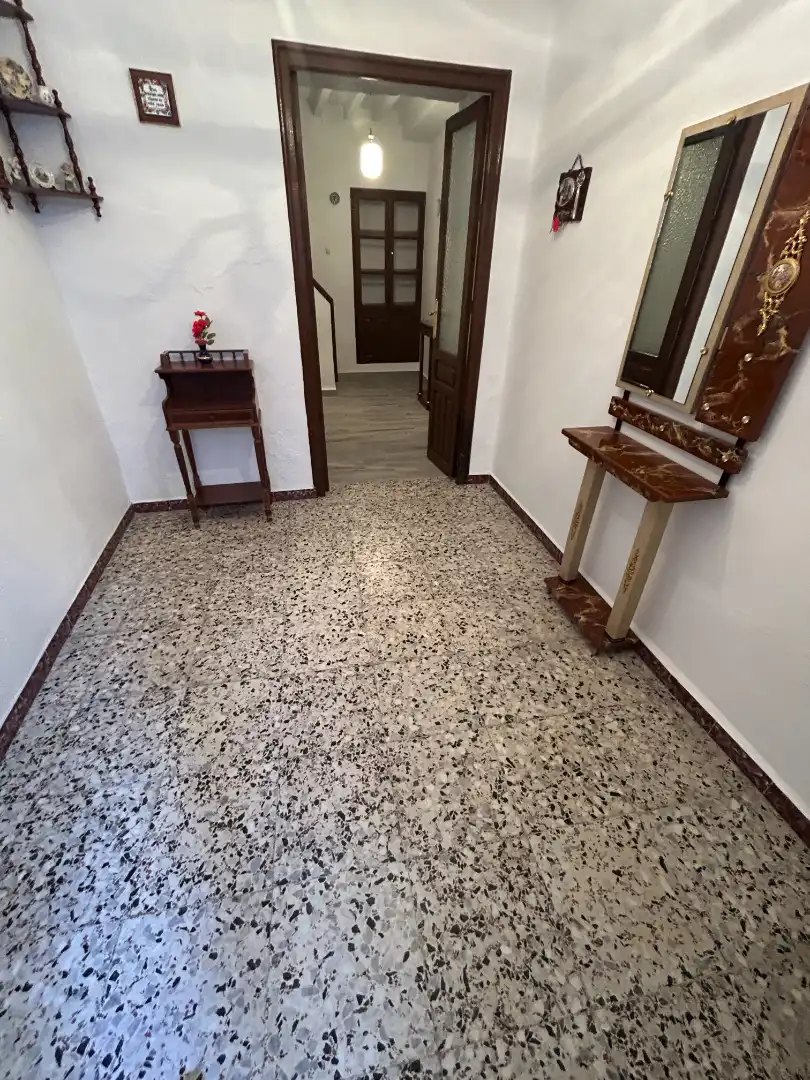 Casa adosada en venta en Sayalonga con Calefacción, Terraza y Trastero