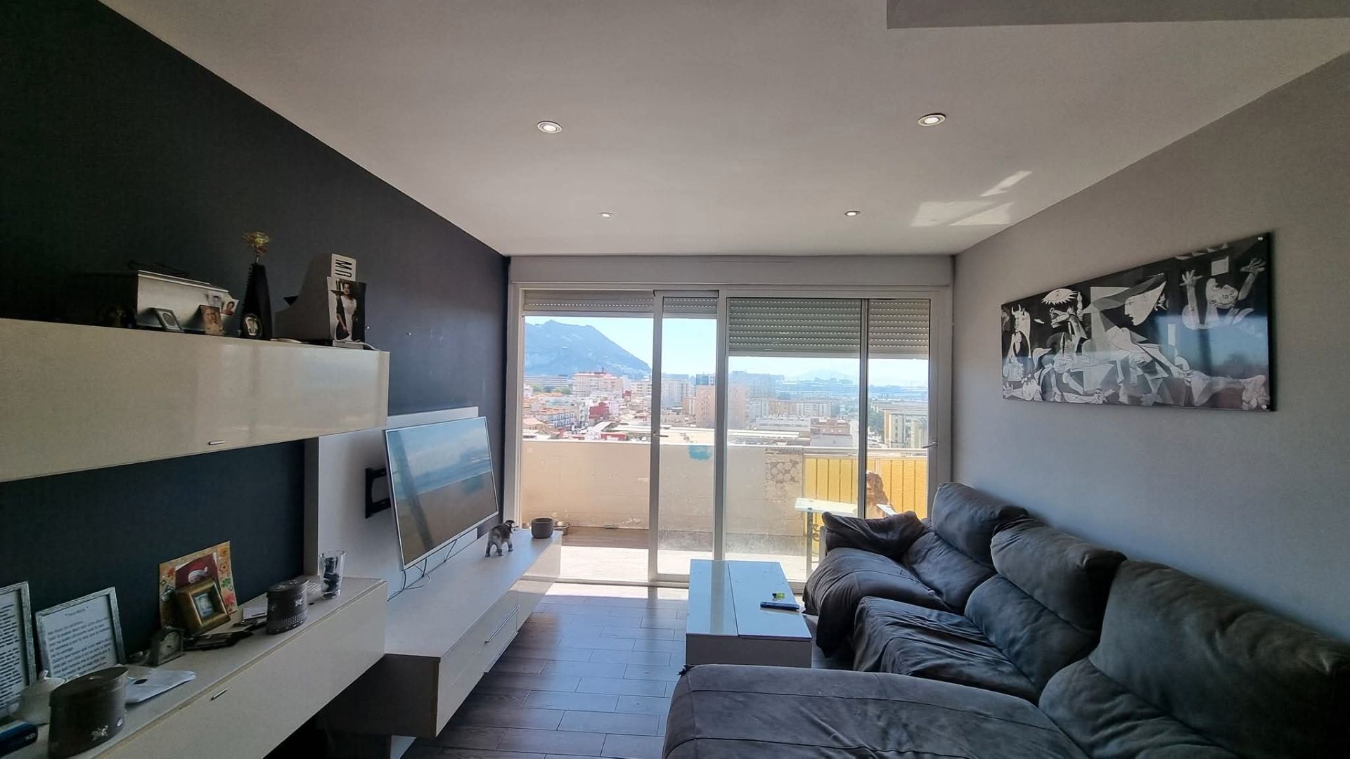 Sala de estar de Piso en venta en La Línea de la Concepción con Terraza y Balcón