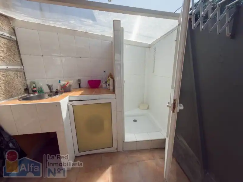 Baño de Casa adosada en venta en Vigo  con Calefacción, Jardín privado y Amueblado