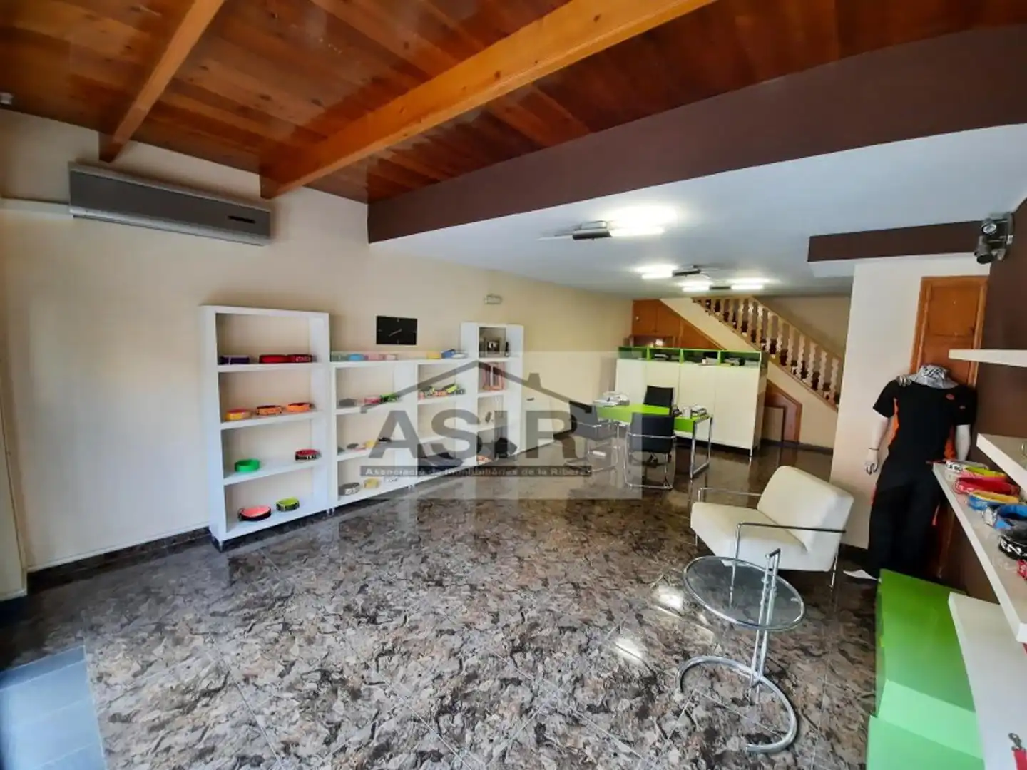 Business premises for sale in Casc Urbà, imagen 2