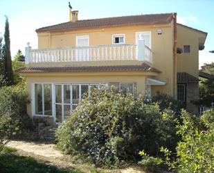 Vista exterior de Casa o xalet en venda en Montserrat amb Jardí privat, Terrassa i Piscina