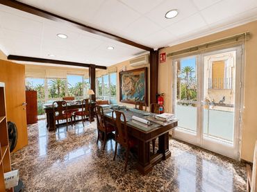 Apartament amb balcó en venda a VALDES