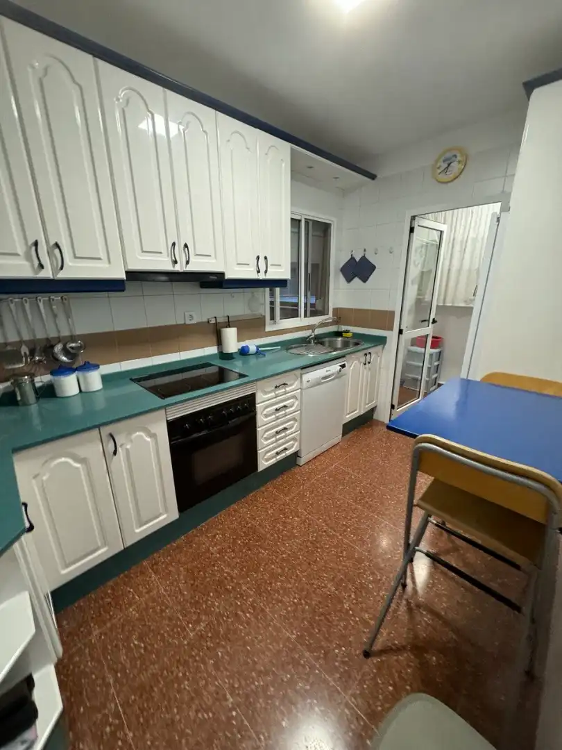 Cocina de Apartamento de alquiler en San Bartolomé de Tirajana con Aire acondicionado, Amueblado y Horno