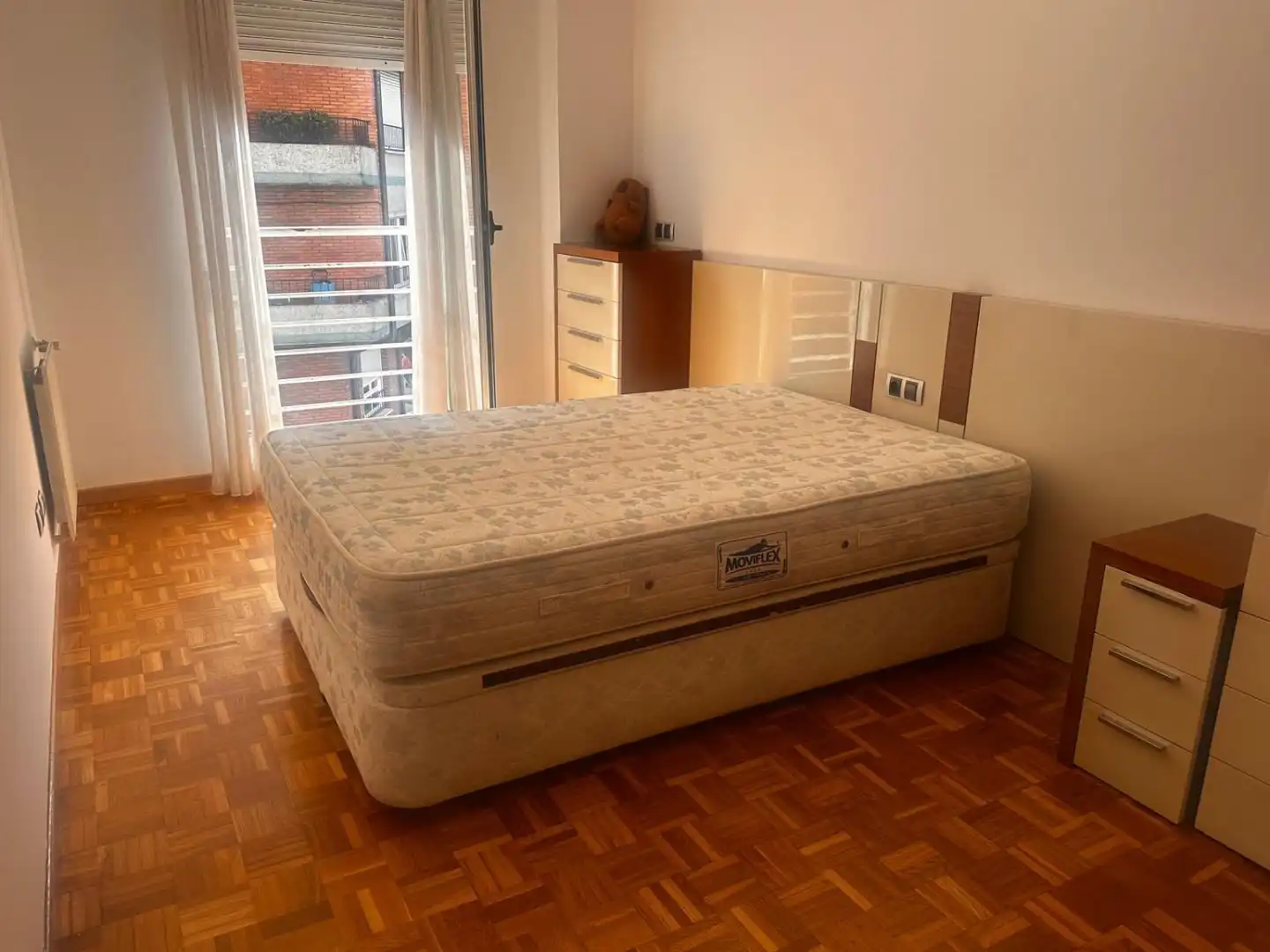 Habitación de Piso en venta en Oviedo  con Calefacción, Parquet y Trastero