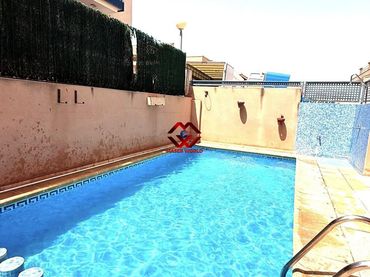 Apartament amb balcó en venda a Calle Calle del Azor