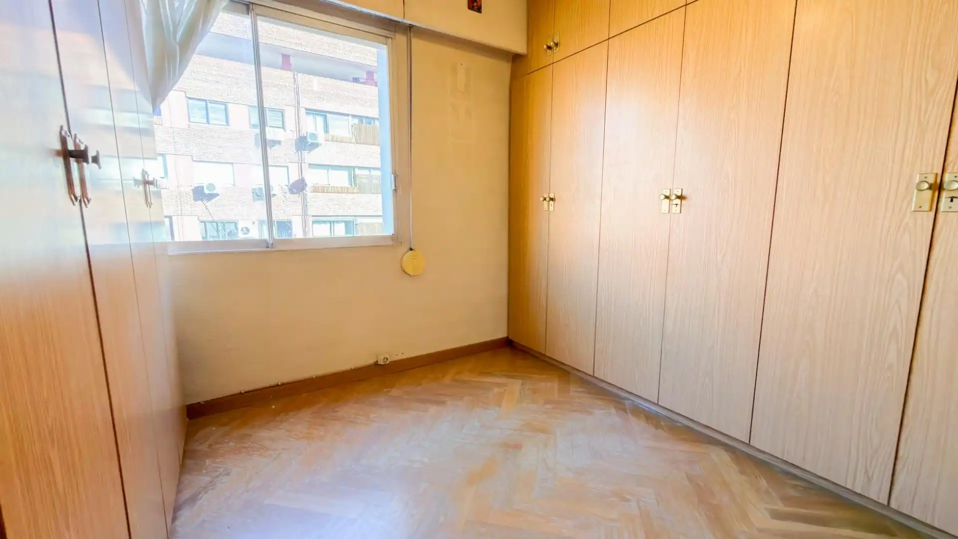 Schlafzimmer von Wohnung zum Verkauf in Valencia mit Klimaanlage, Heizung und Parkett