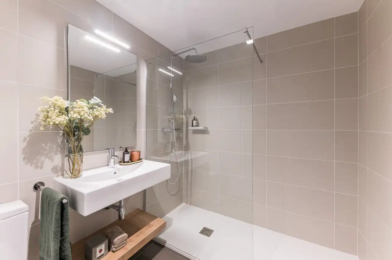 Bany de Apartament de lloguer en Barcelona amb Aire condicionat, Calefacció i Terrassa