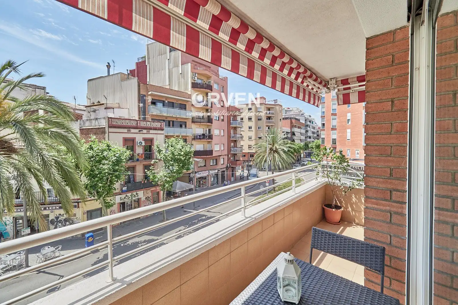 Außenansicht von Wohnung zum Verkauf in L'Hospitalet de Llobregat mit Klimaanlage, Heizung und Terrasse