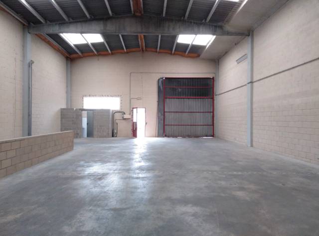 Nave industrial en Alquiler en Carrer de Miquel Servet en La Balconada - Cal Gravat
