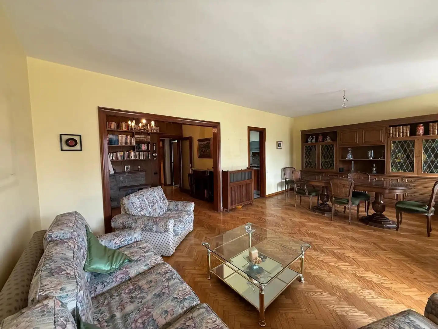 Appartamento con terrazza in vendita a Carrer CORTS CATALANES