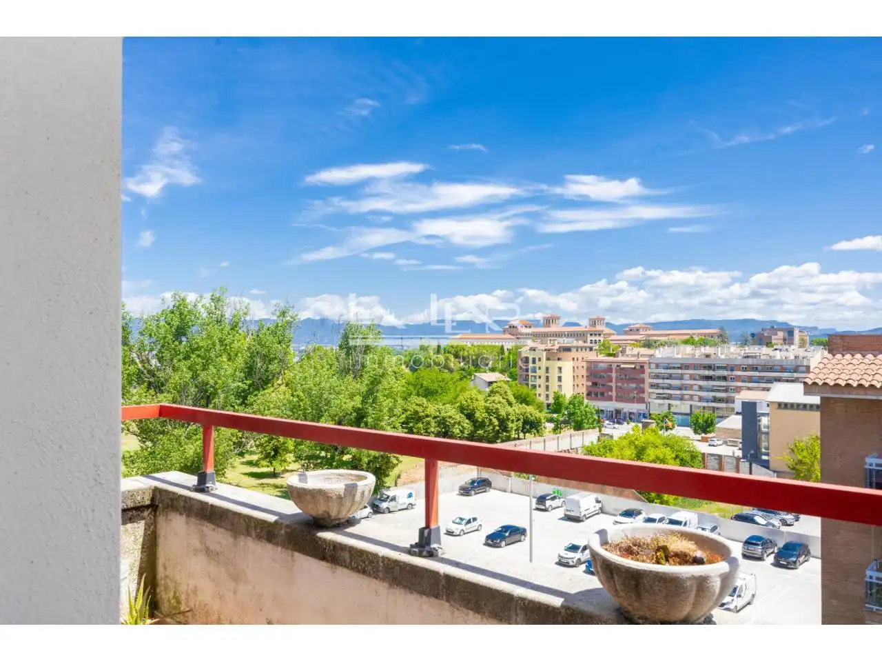 Exterior view of Flat for sale in Vic  with Heating, Parquet flooring and Storage room